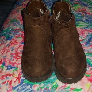 Brown kids boots